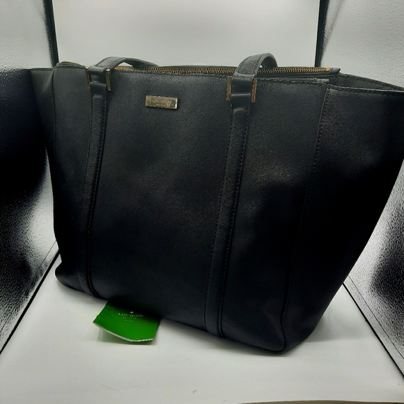 kate spade Handbags - Large Saffiano Leather Kate Spade tote bag